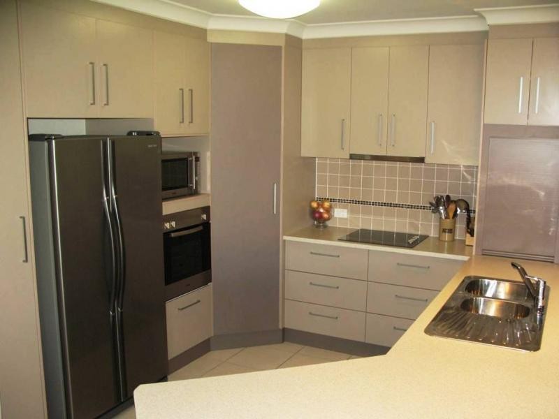 24 Bluff Street, Bushland Beach QLD 4818