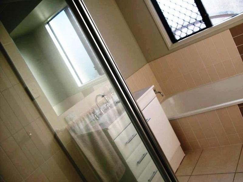 24 Bluff Street, Bushland Beach QLD 4818