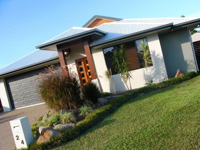 24 Bluff Street, Bushland Beach QLD 4818