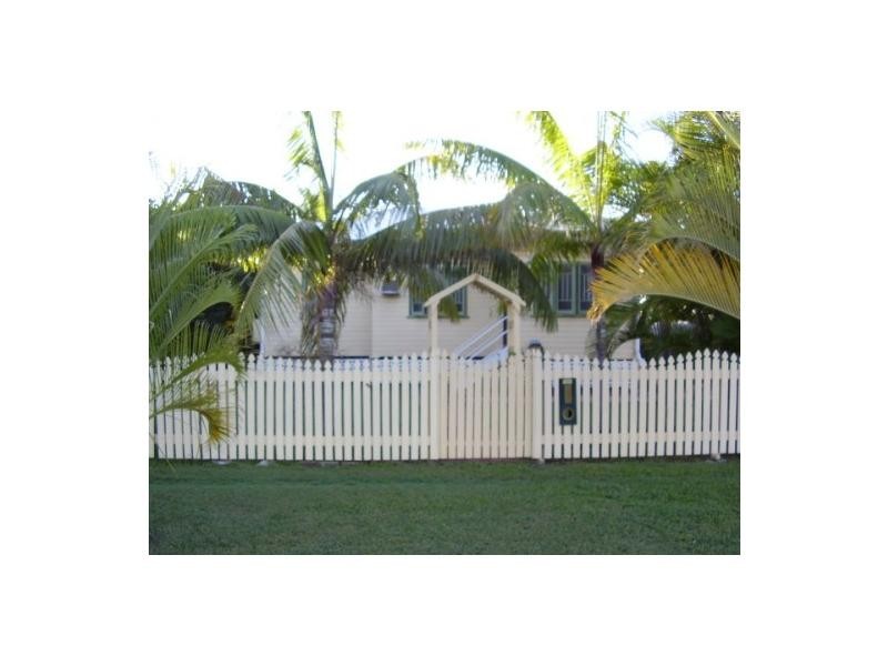 10 Carmody Street, Hermit Park QLD 4812