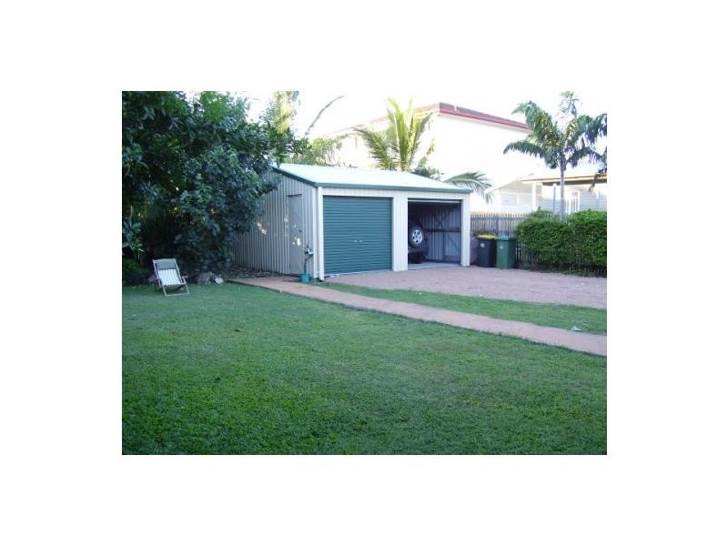 10 Carmody Street, Hermit Park QLD 4812