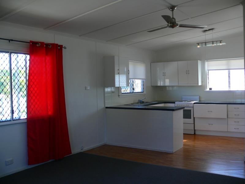 16 Sherriff Street, Hermit Park QLD 4812