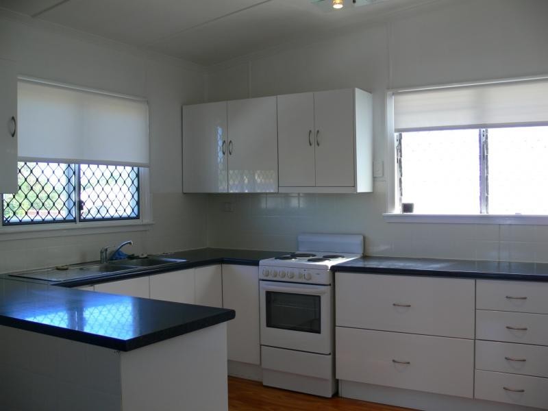 16 Sherriff Street, Hermit Park QLD 4812