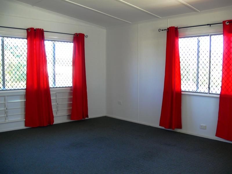 16 Sherriff Street, Hermit Park QLD 4812