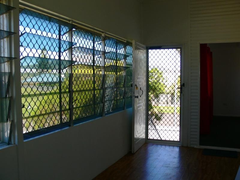 16 Sherriff Street, Hermit Park QLD 4812