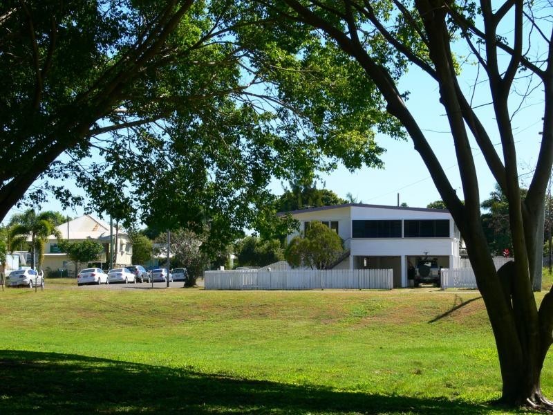 16 Sherriff Street, Hermit Park QLD 4812