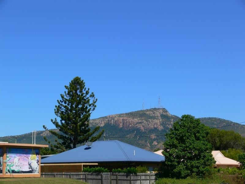 16 Sherriff Street, Hermit Park QLD 4812