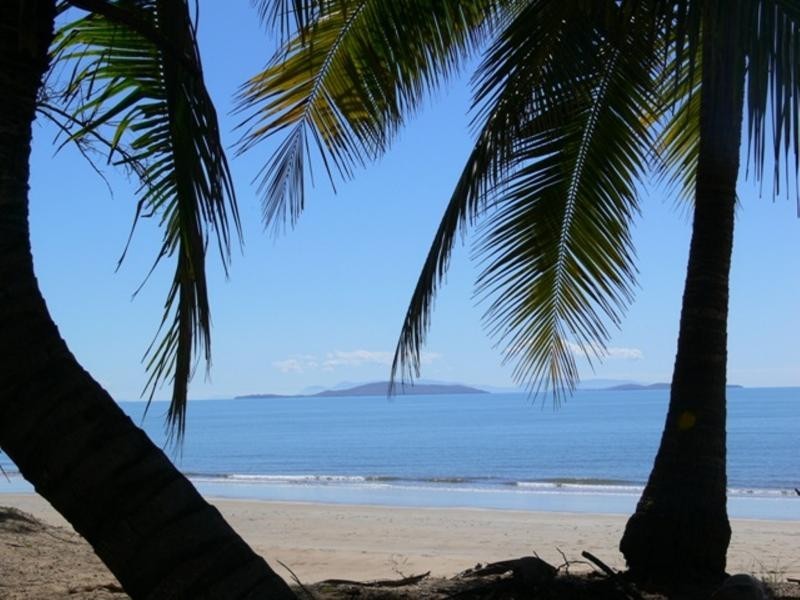 67 Cay Street, Saunders Beach QLD 4818