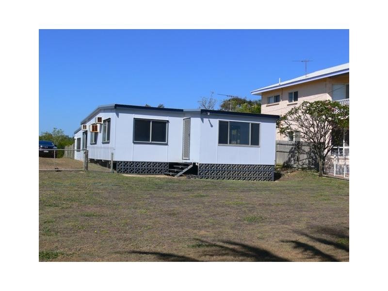 67 Cay Street, Saunders Beach QLD 4818
