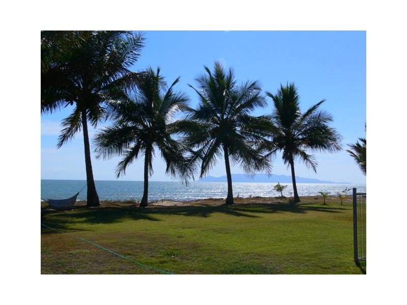 67 Cay Street, Saunders Beach QLD 4818