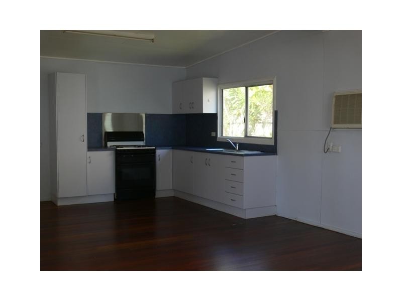 67 Cay Street, Saunders Beach QLD 4818