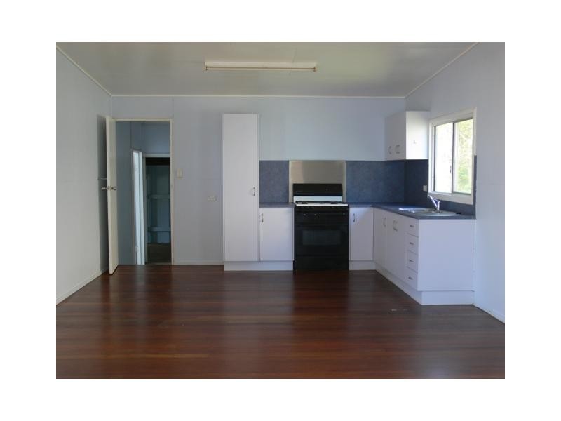 67 Cay Street, Saunders Beach QLD 4818