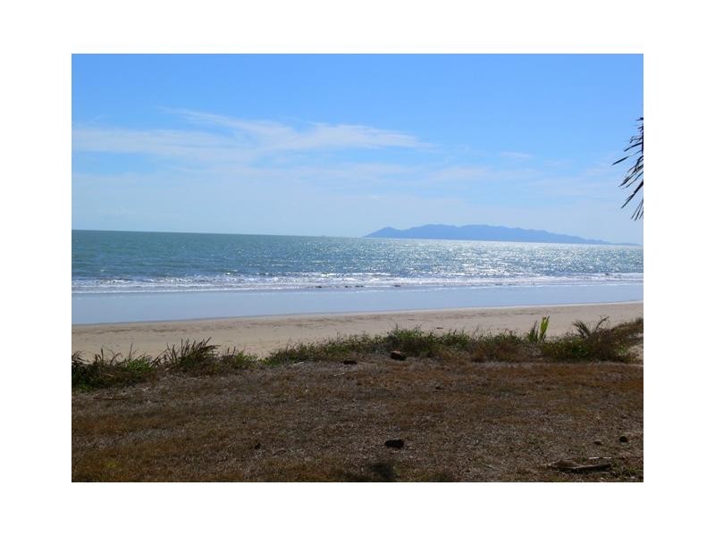 67 Cay Street, Saunders Beach QLD 4818