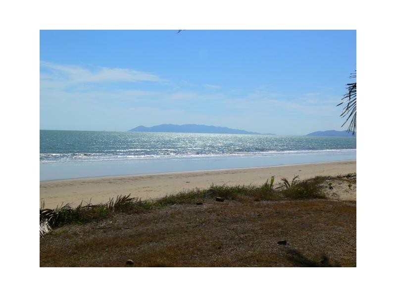 67 Cay Street, Saunders Beach QLD 4818