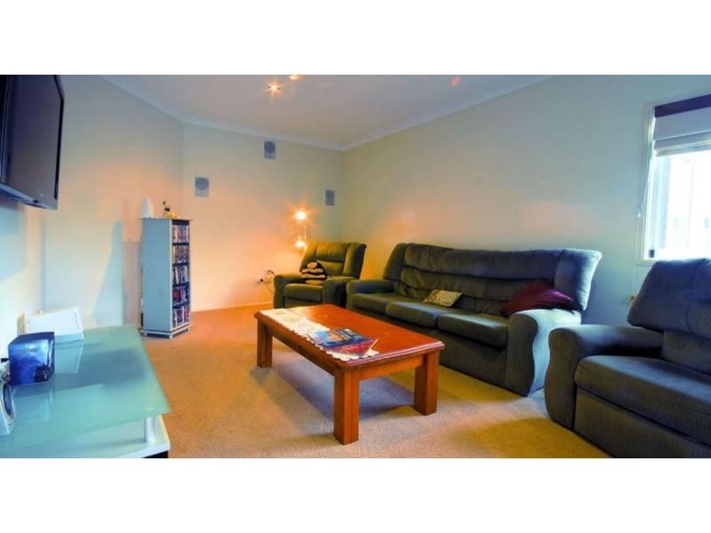 10 Bronte Court, Bushland Beach QLD 4818