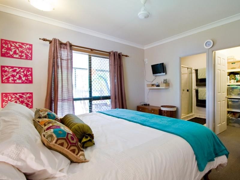 32 Mendi Drive, Bushland Beach QLD 4818