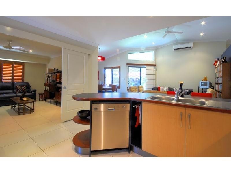 24 Anchorage Circuit, Bushland Beach QLD 4818