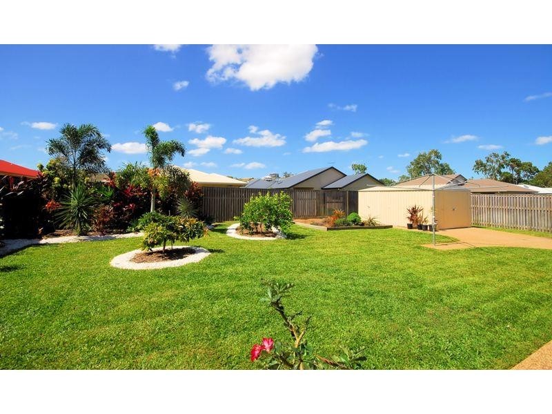 24 Anchorage Circuit, Bushland Beach QLD 4818
