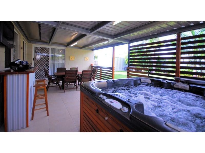 4 Courtney Street, Cranbrook QLD 4814