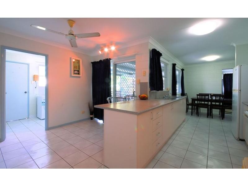 4 Courtney Street, Cranbrook QLD 4814