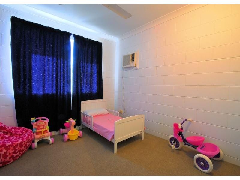 4 Courtney Street, Cranbrook QLD 4814