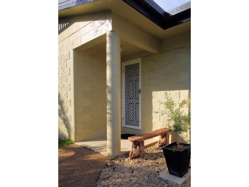 4 Courtney Street, Cranbrook QLD 4814