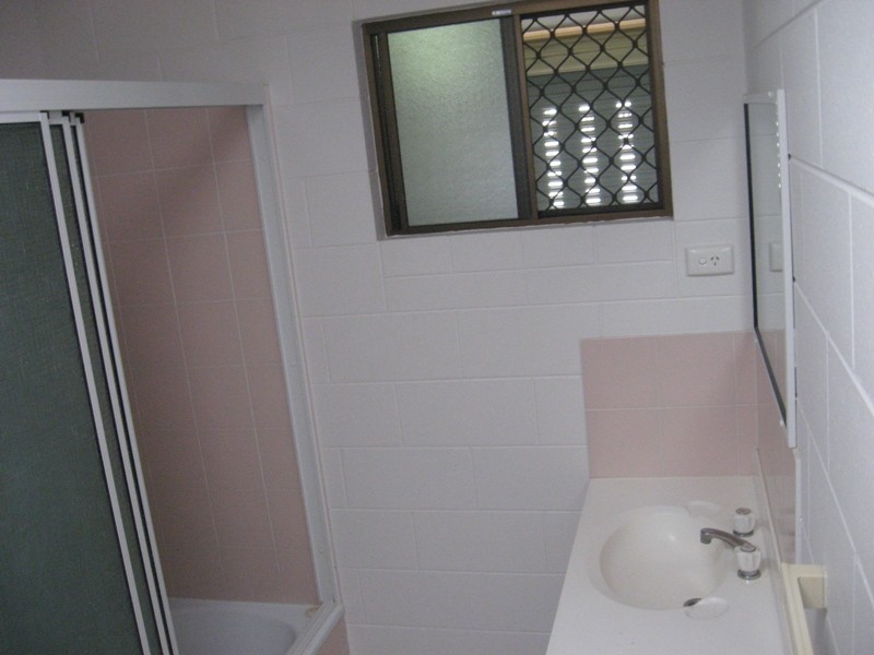 2/68 Robertson Street, Railway Estate QLD 4810