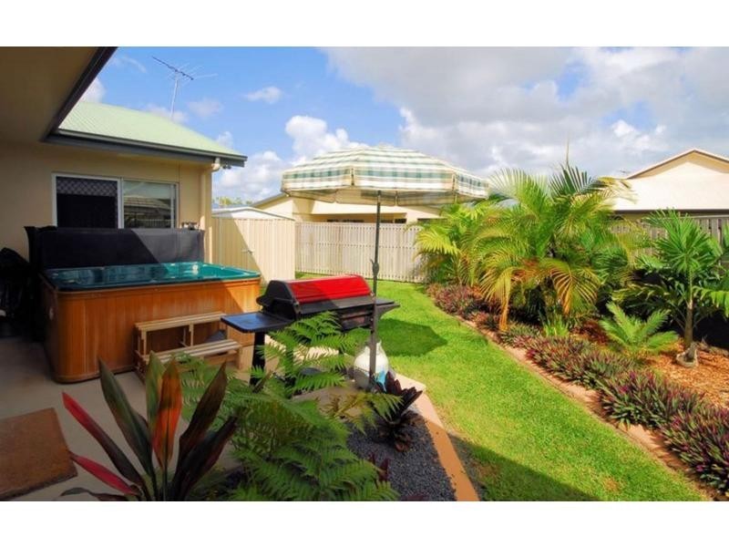 10 Bronte Court, Bushland Beach QLD 4818