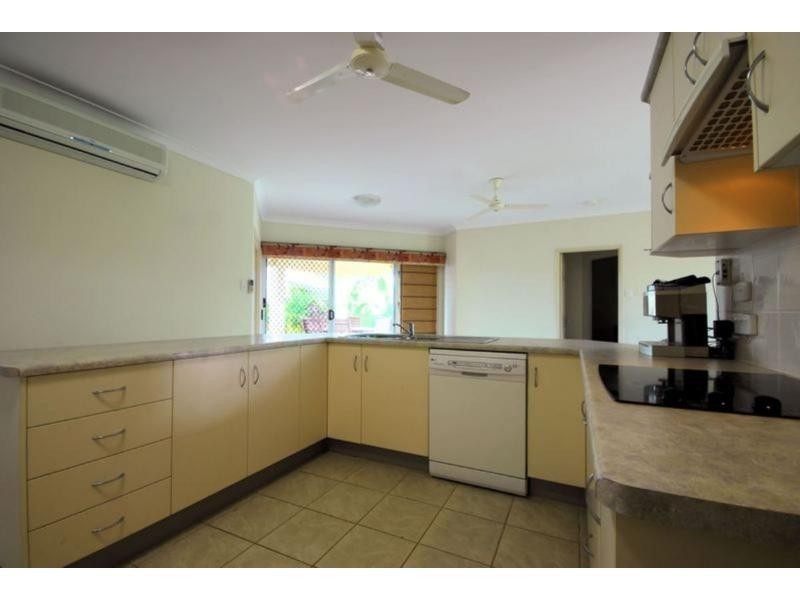 10 Bronte Court, Bushland Beach QLD 4818