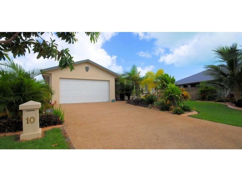10 Bronte Court, Bushland Beach QLD 4818
