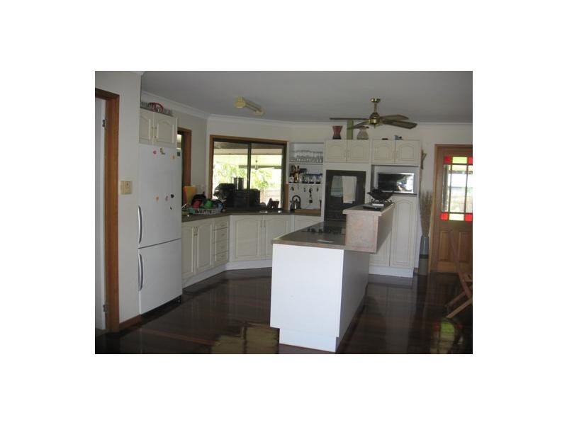 1 Mendi Drive, Bushland Beach QLD 4818