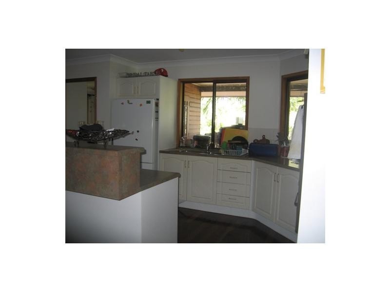 1 Mendi Drive, Bushland Beach QLD 4818