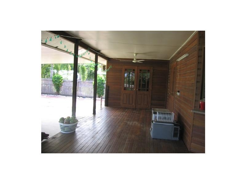 1 Mendi Drive, Bushland Beach QLD 4818