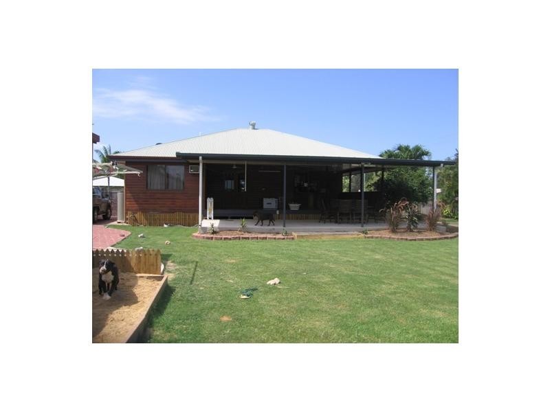 1 Mendi Drive, Bushland Beach QLD 4818