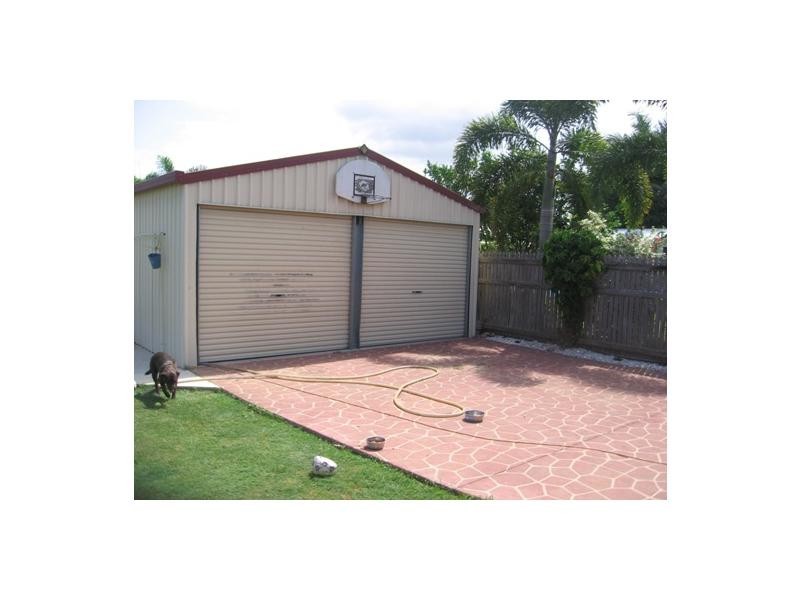 1 Mendi Drive, Bushland Beach QLD 4818