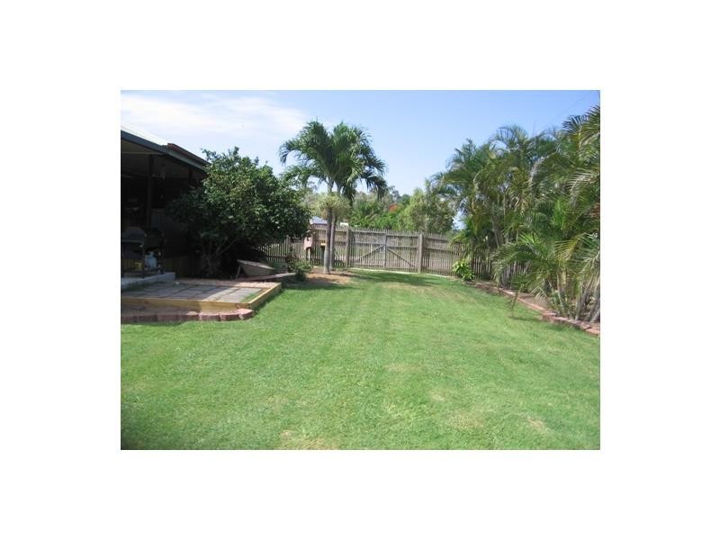 1 Mendi Drive, Bushland Beach QLD 4818