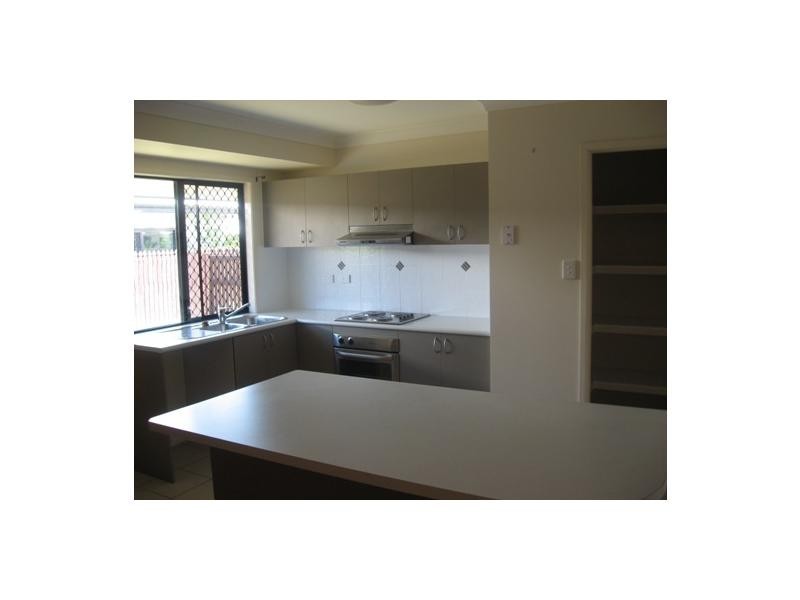 4 Eton Court, Burdell QLD 4818