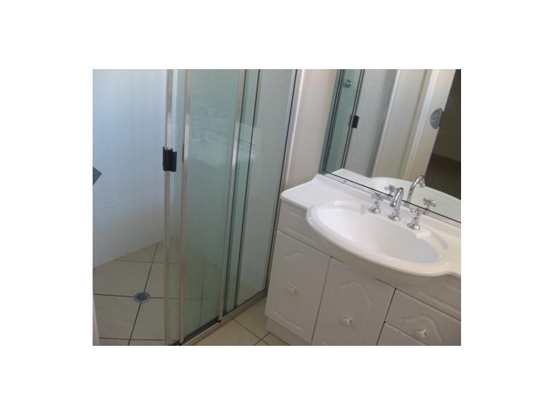 4 Eton Court, Burdell QLD 4818