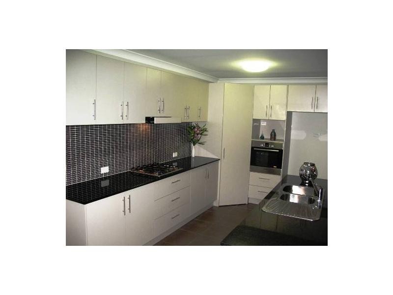 21 Waterfront Parade, Fairfield Waters, Idalia QLD 4811