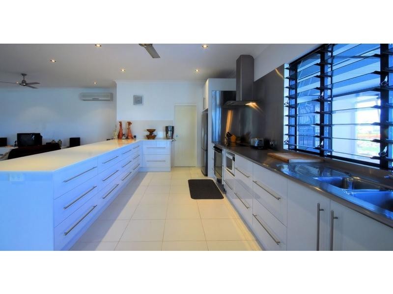 7 Irvinebank Road, Mount Low QLD 4818