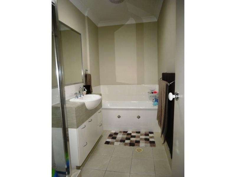 14 Eton Court, Burdell QLD 4818