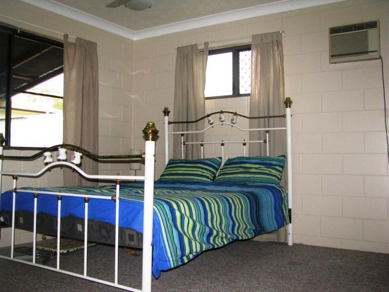 310 Pinnacle Drive, Rasmussen QLD 4815