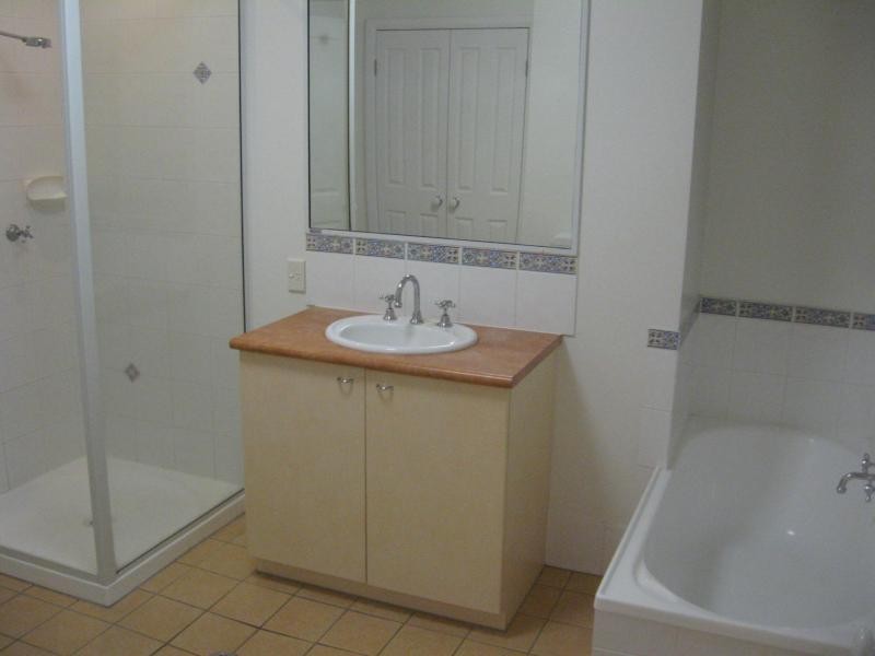 7/24 Martinez Avenue, West End QLD 4810