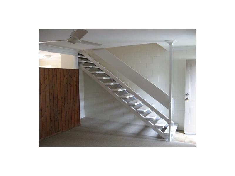 4/201 Kings Road, Pimlico QLD 4812