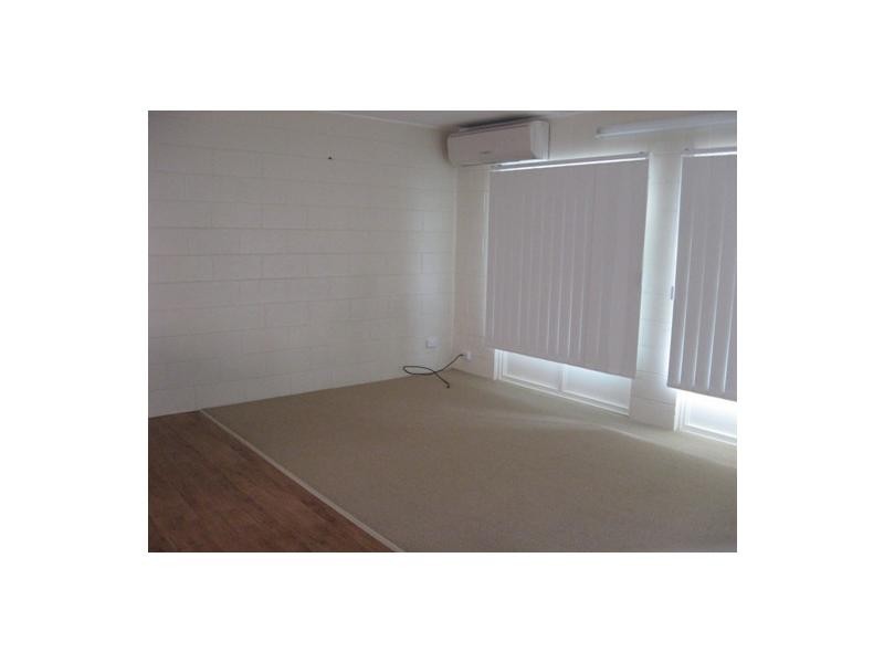 4/201 Kings Road, Pimlico QLD 4812