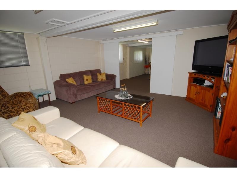 67 Grosvenor Street, Pimlico QLD 4812