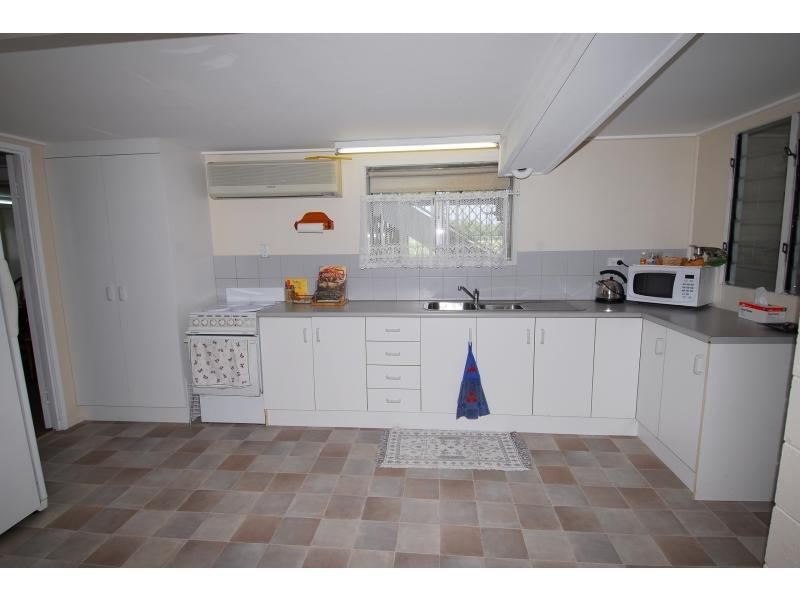 67 Grosvenor Street, Pimlico QLD 4812