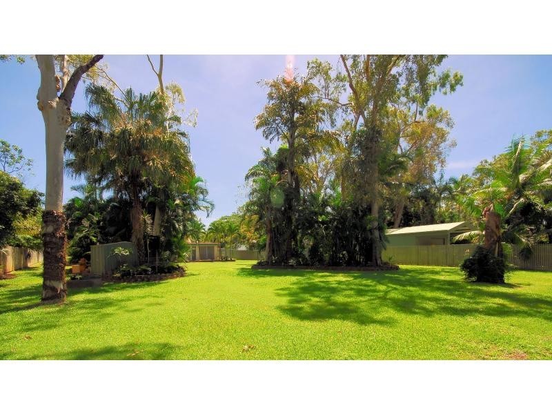 12 Bunya Street, Bushland Beach QLD 4818