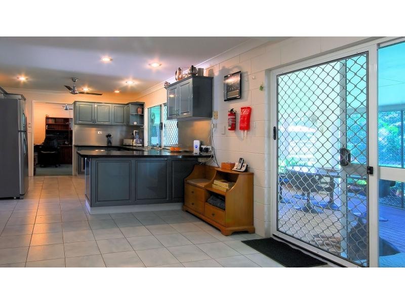 12 Bunya Street, Bushland Beach QLD 4818