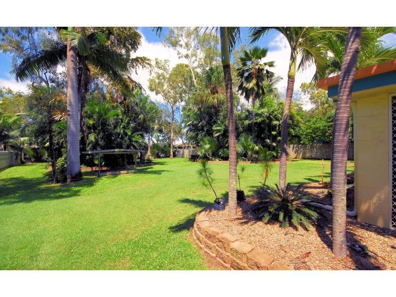 12 Bunya Street, Bushland Beach QLD 4818